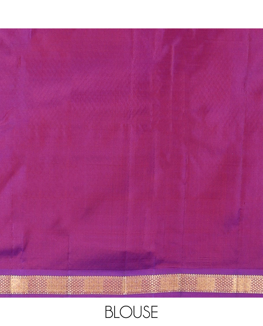 Red plain Kanchipuram silk saree, contrast jaal pallu & zari border of rekku, muthu, jaal & then kuli kann designs