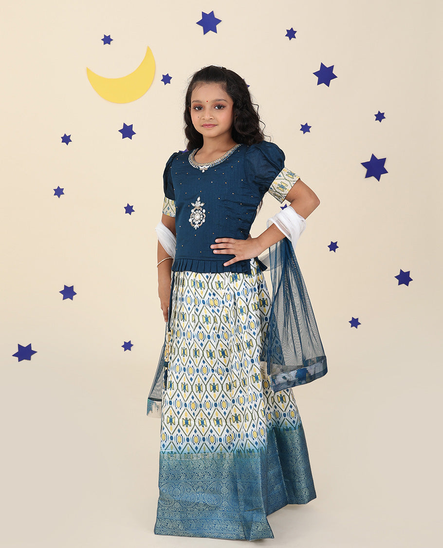 Cream cholly set features ogee printed & traditional border skirt, contrast embroidered puff-sleeve blouse & net dupatta