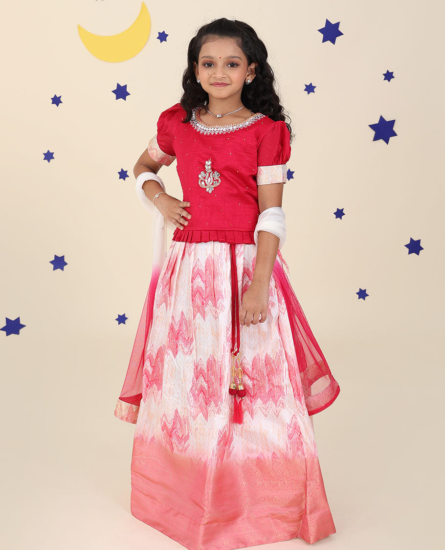 Cream cholly set features ogee printed & traditional border skirt, contrast embroidered puff-sleeve blouse & net dupatta