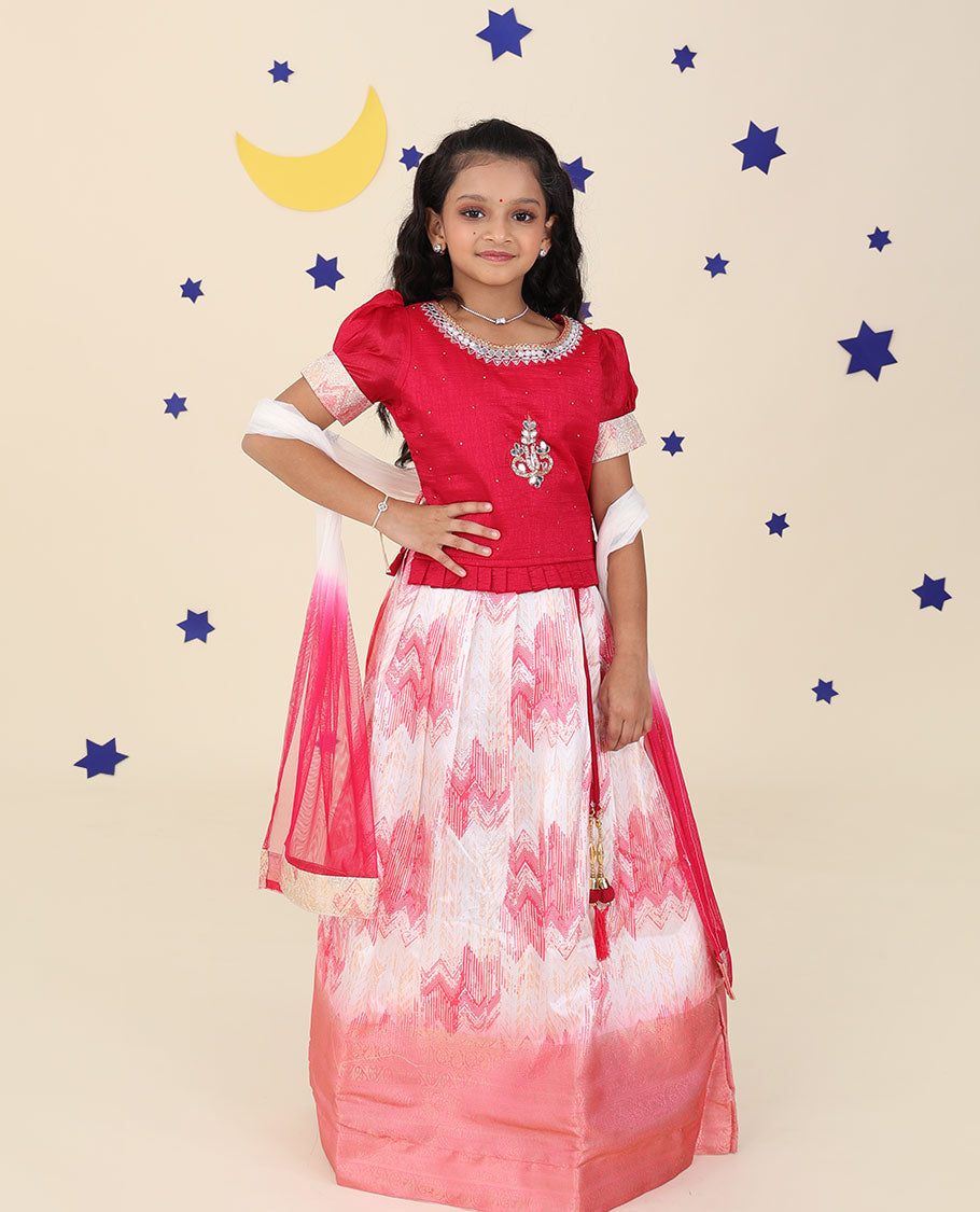 Cream cholly set features ogee printed & traditional border skirt, contrast embroidered puff-sleeve blouse & net dupatta