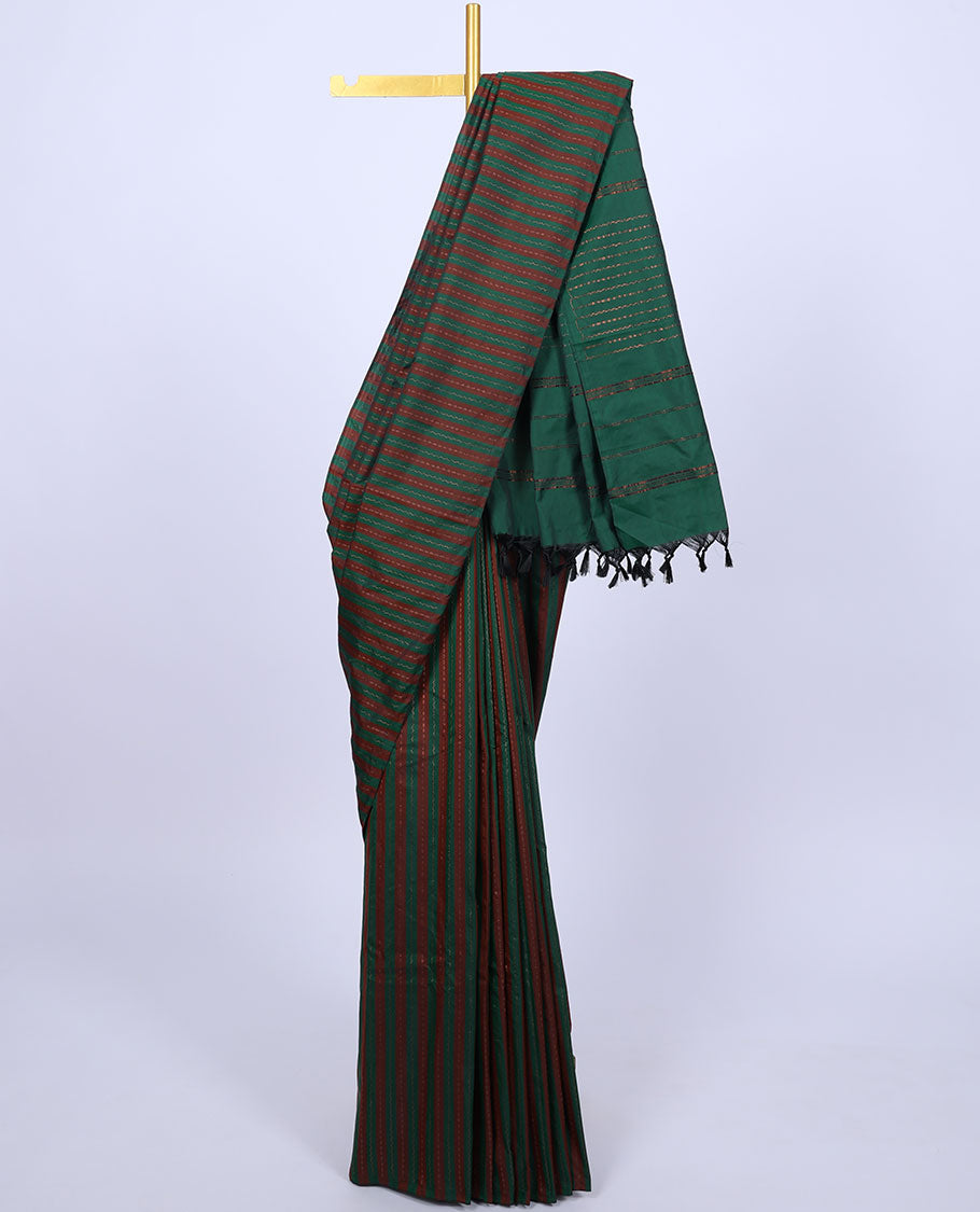 Borderless green aarani saree with zig-zag stripes, pallu of zig-zag stripes & buttas
