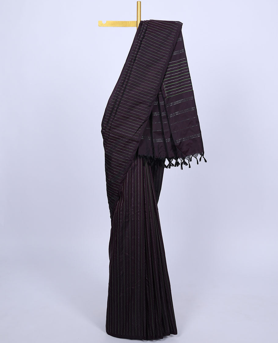 Borderless deep purple aarani saree with zig-zag stripes, pallu of zig-zag stripes