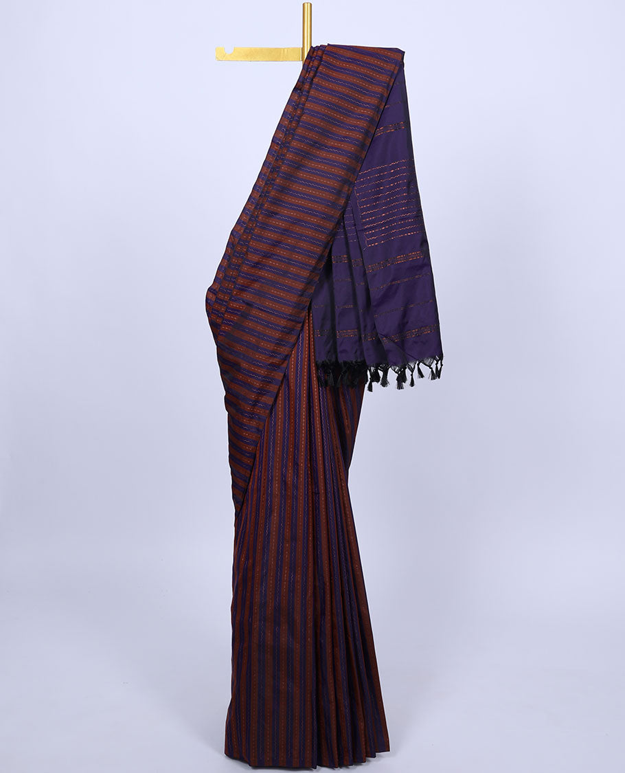 Borderless blue aarani saree with zig-zag stripes & buttas, pallu of zig-zag stripes & buttas