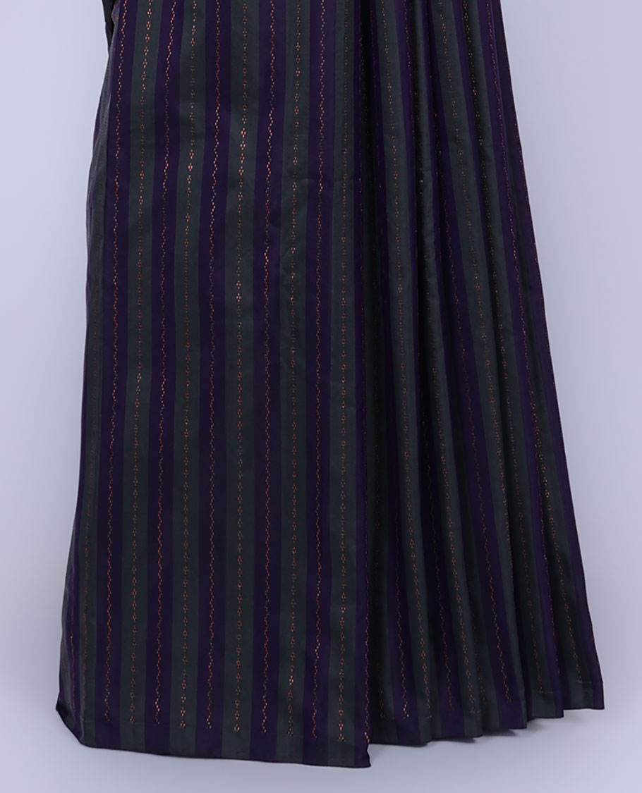 Borderless blue striped aarani saree with zig-zag stripes & buttas, self-pallu of zig-zag stripes & buttas