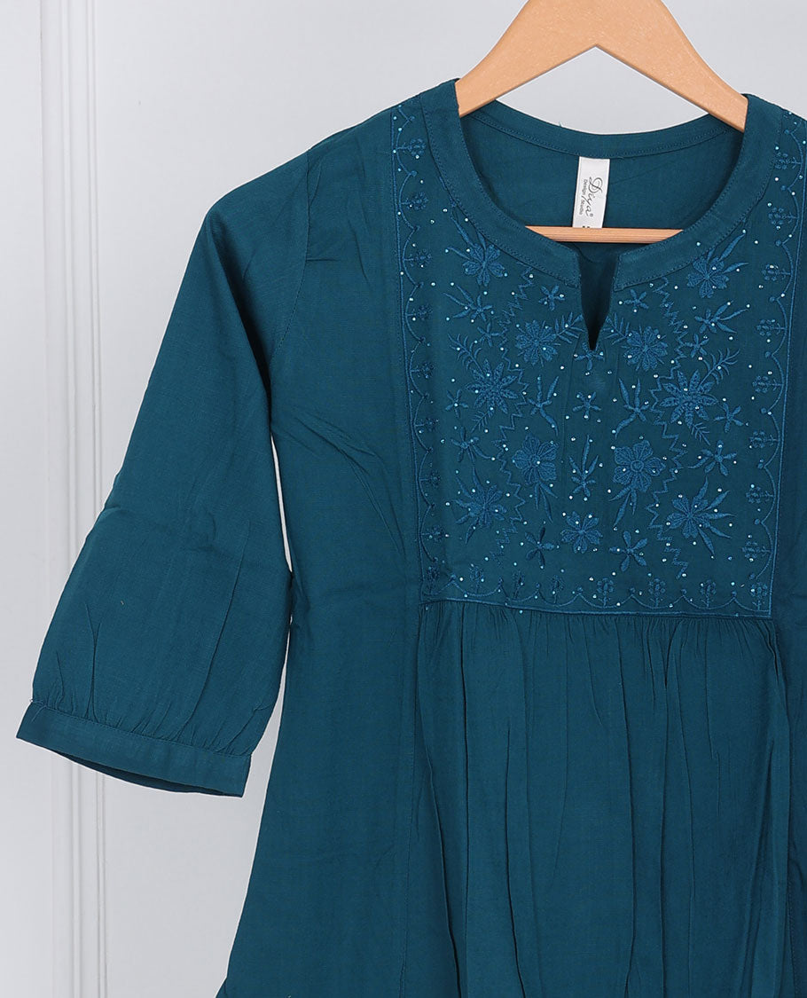 Blue floral vine thread neck embroidered chinese collar & 3/4th-sleeve cotton top