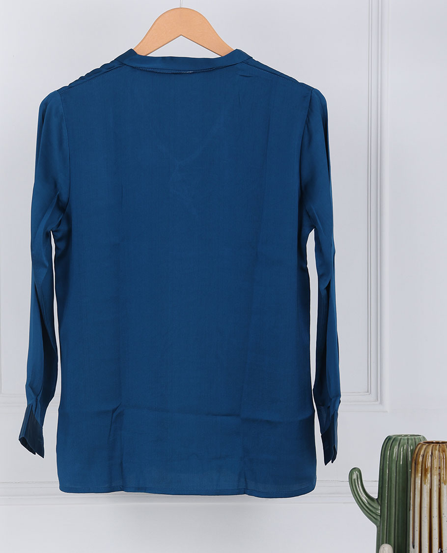 Blue plain deep front V-neck & full-sleeve top