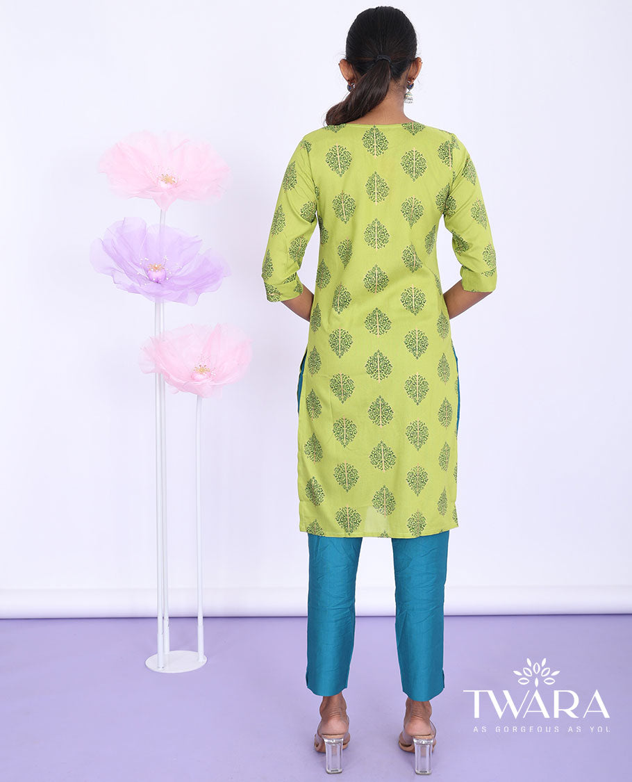Twara green unique motifs print round neck with 3/4th sleeve cotton straight-cut knee-length kurti