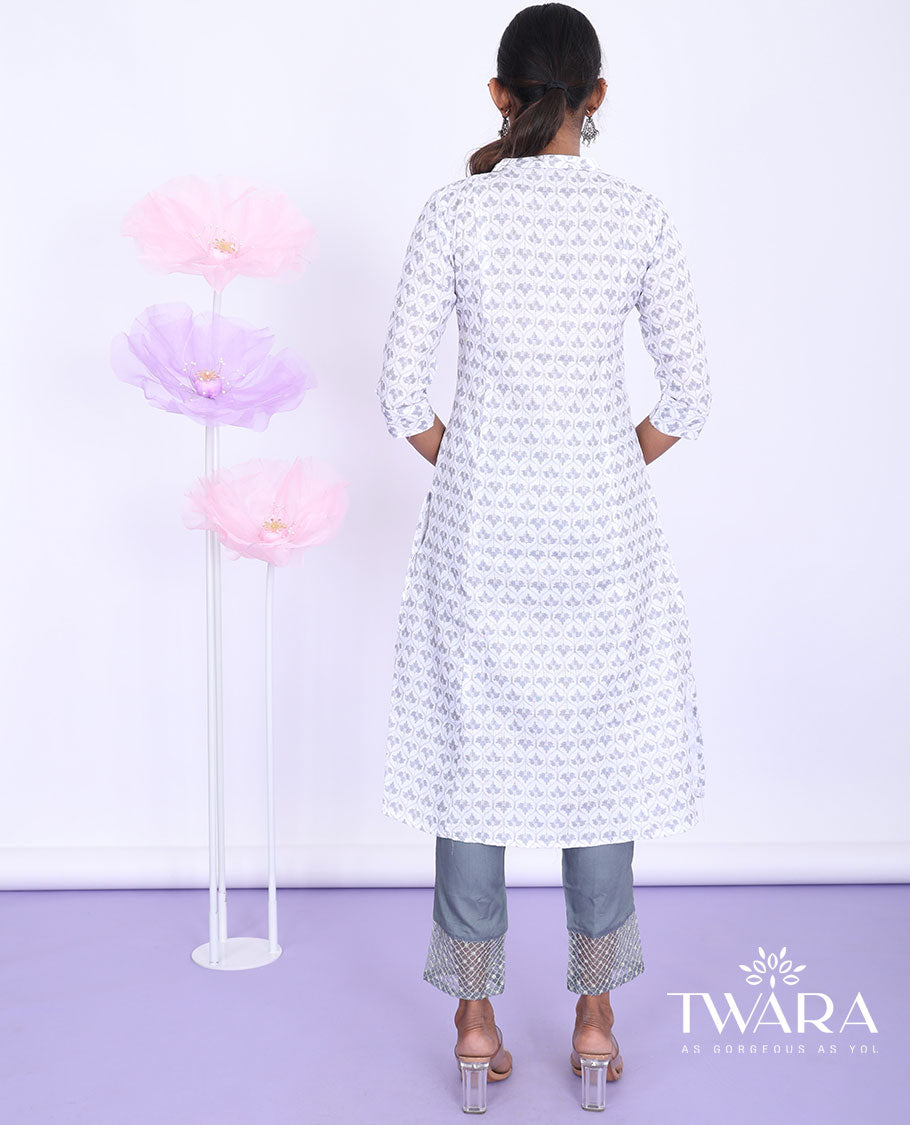 Twara cream ogee patterns print Chinese collar with 3/4th sleeve cotton straight-cut below-knee kurti