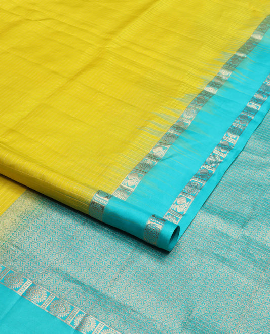 Parrot green checked soft silk saree, contrast annam chakram design rettai pettu border & ogee patterned pallu