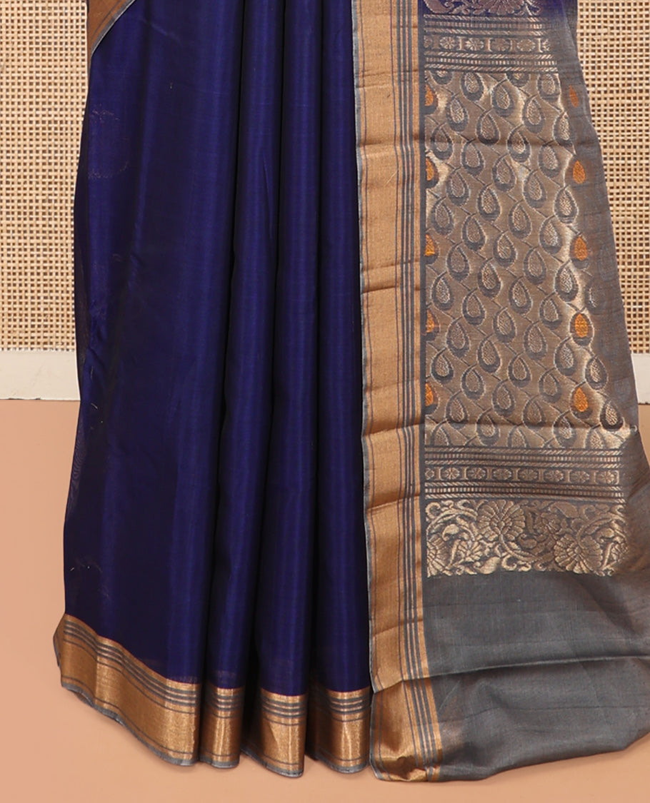 Blue Silk Cotton Saree, Beautifully Bedecked with Hexogon Zari Buttas, a Contrast Zari Border, Intricate Pallu, and a Contrast Blouse