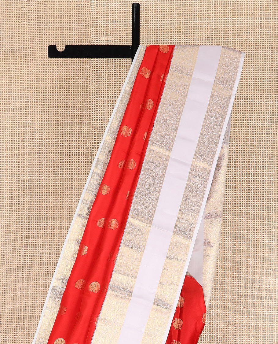 Orange arumbu manga buttas silk saree with contrast rettai pettu border of salngai, diamond, and kodi visiry designs, and intricate pallu