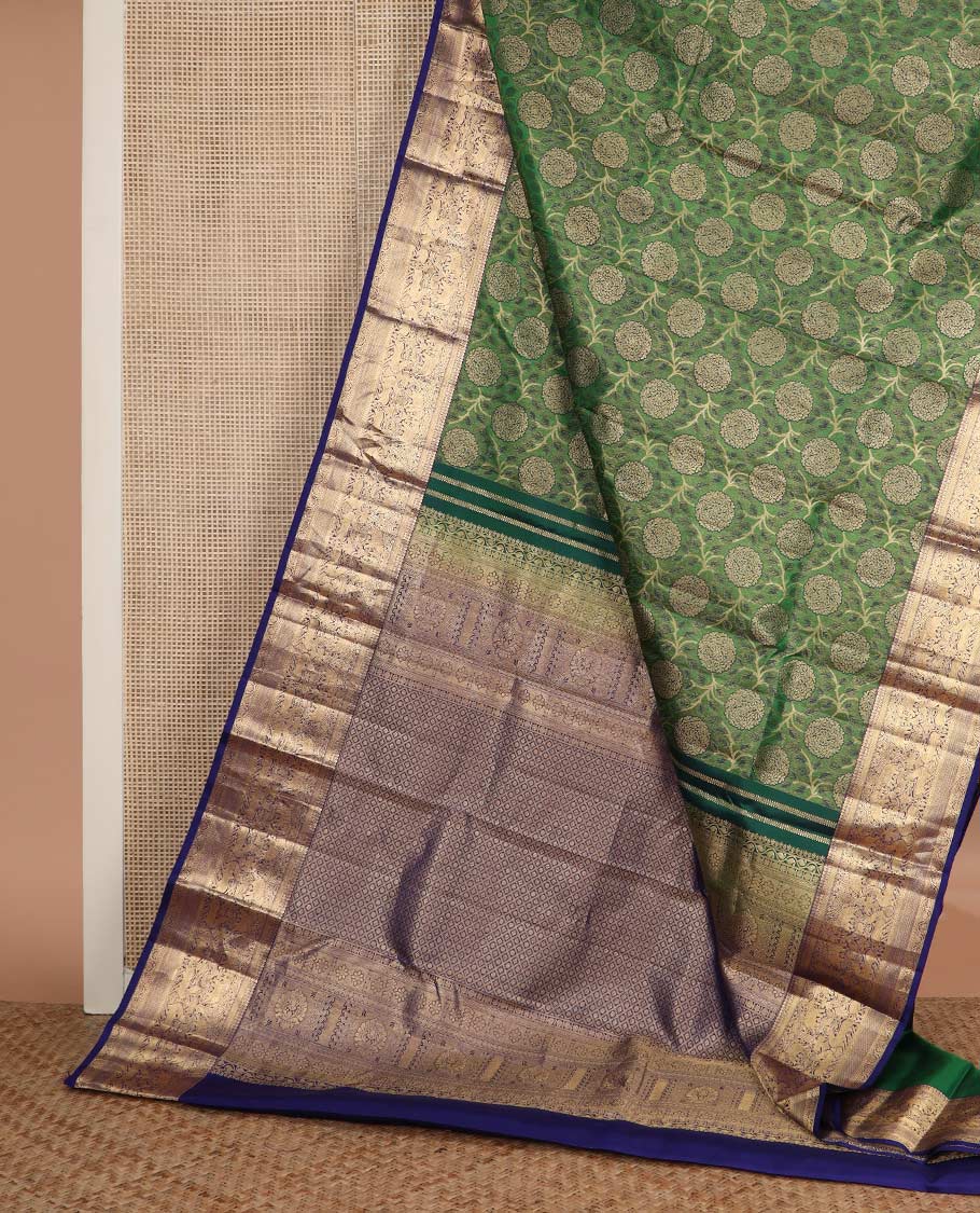 Green floral jaal jacquard wedding silk saree, contrast border of thilakam, muthu, banaras, yaanai, and yaali, kuyil kann, kathir, and kodi visiry designs, and jaal pallu