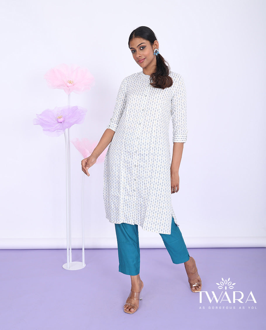 Twara cream argyle printed Chinese collar with 3/4th sleeve rayon straight-cut knee-length kurti