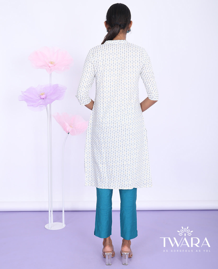 Twara cream argyle printed Chinese collar with 3/4th sleeve rayon straight-cut knee-length kurti