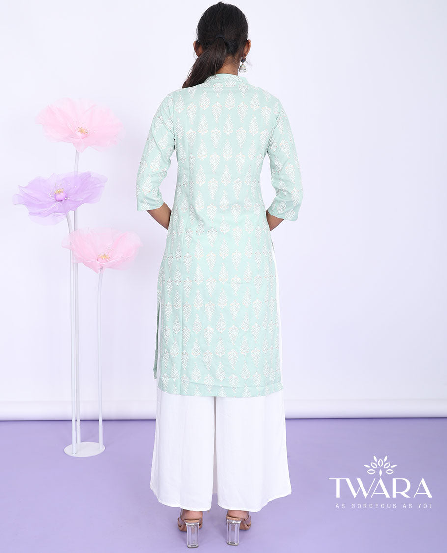 Twara green unique motifs printed Chinese collar with 3/4th sleeve rayon straight-cut knee-length kurti