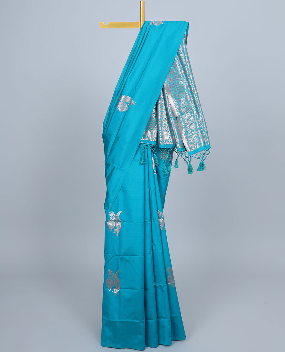 Borderless pink butter silk saree with zari buttas, self-pallu of ogee patterns