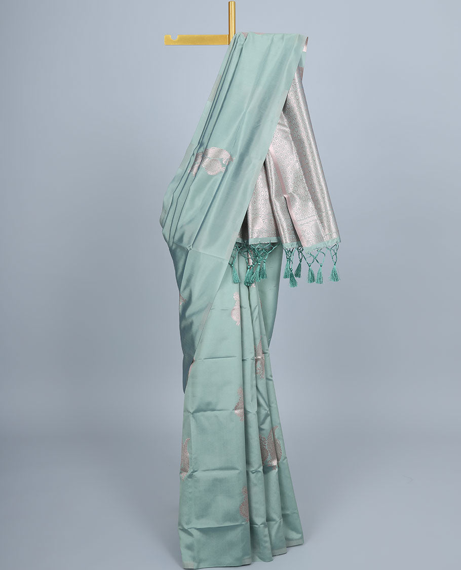 Borderless pink butter silk saree with zari buttas, self-pallu of ogee patterns