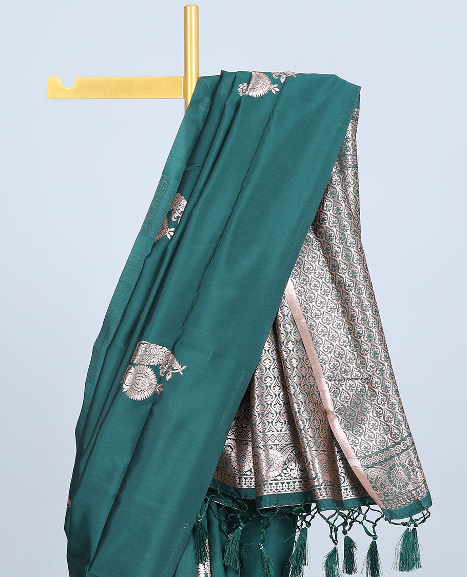 Borderless green butter silk saree with zari buttas, self-pallu of ogee patterns