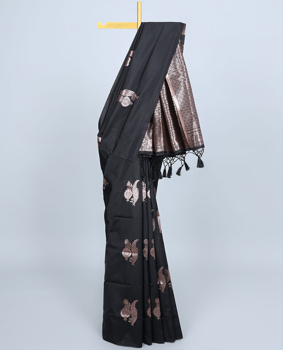 Borderless pink butter silk saree with zari buttas, self-pallu of ogee patterns