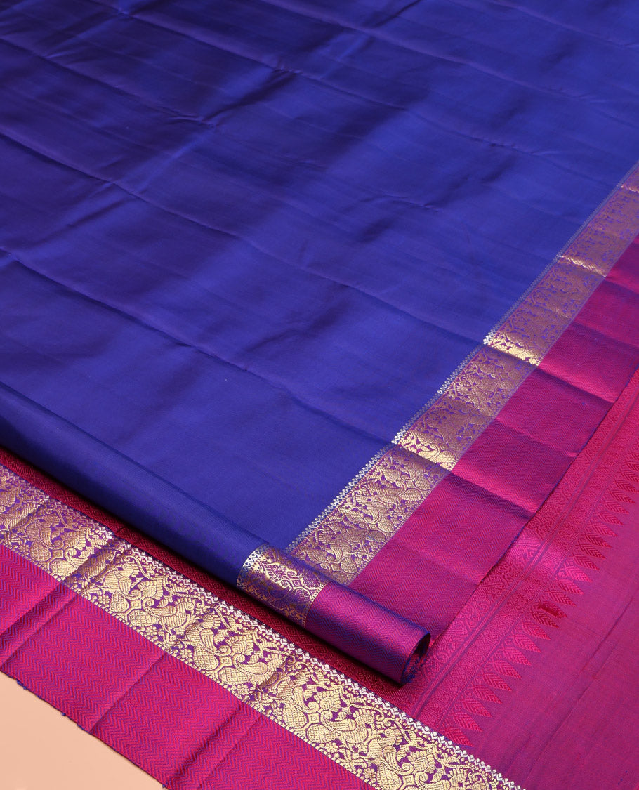 Blue Plain Kanchipuram Silk Saree, Complemented by a Contrast Border of Muthu, Mayil, and Vanki Designs, Jaal Pallu, and Paired with a Contrast Blouse