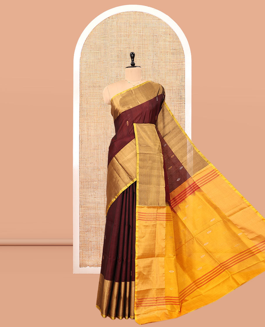 Maroon Uppada Silk Saree, Adorned with Buttas, Contrast Big Zari Border, Buttas Woven Pallu, and a Contrast Blouse