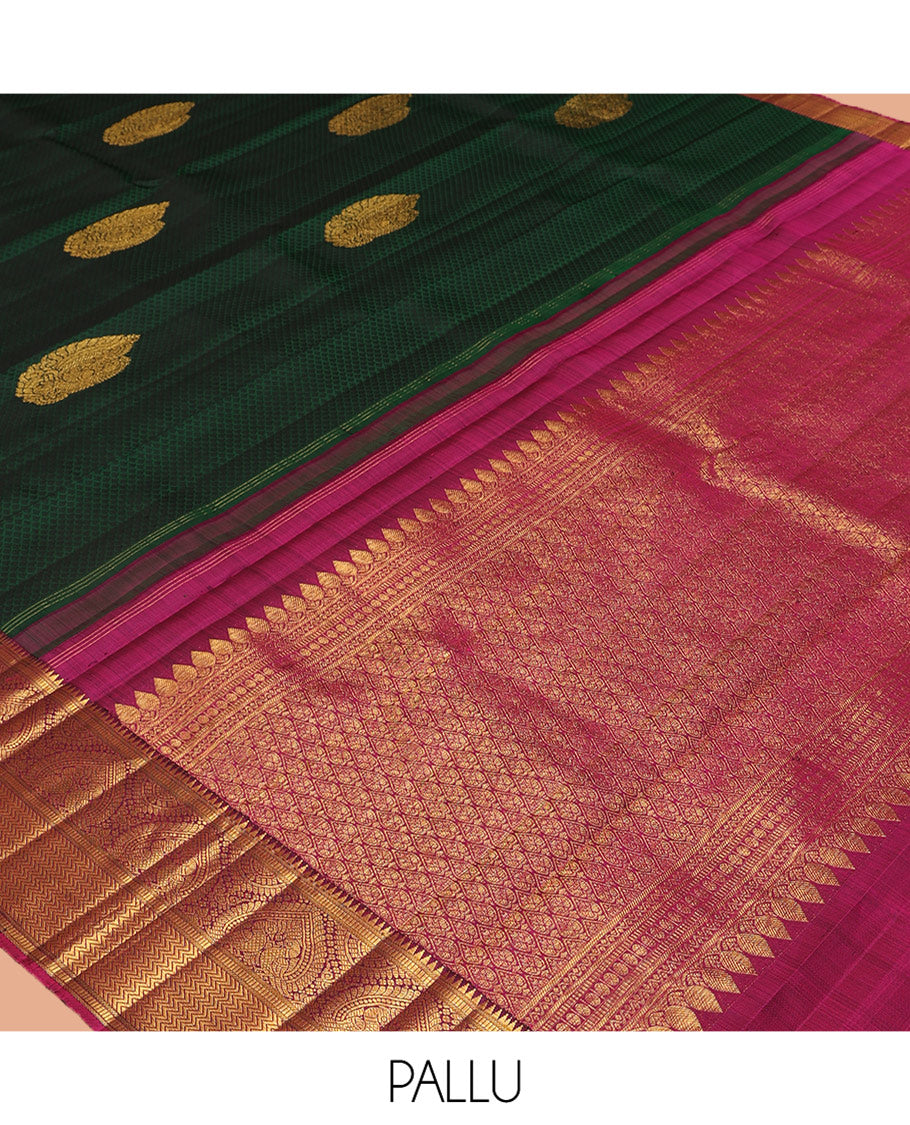 Green Parampara Silk Saree, Adorned with Embossed and Zari Buttas, a Contrast Border of Rekku, Muthu, Mayil, and Vanki Designs, Grand Pallu, and a Contrast Blouse