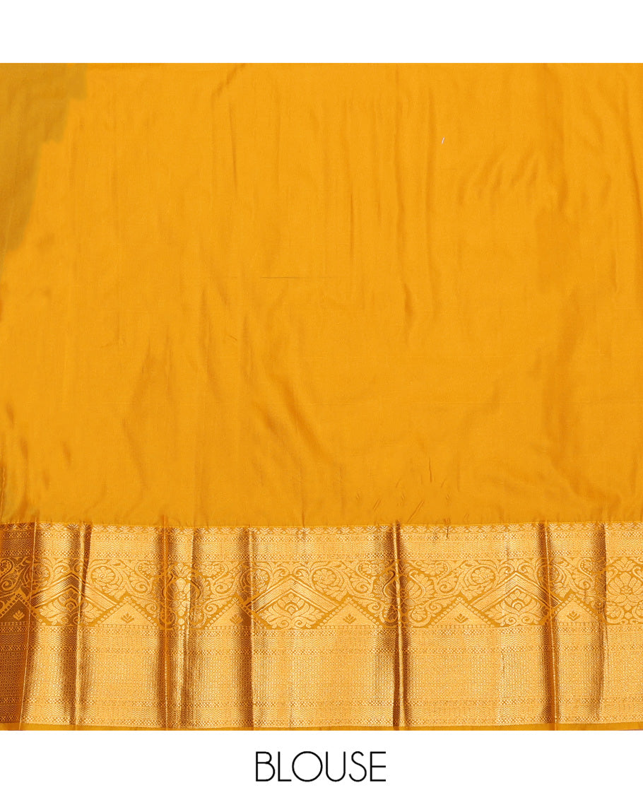 Green Budget Silk Saree, Adorned with Jacquard, Complemented by a Contrast Traditional Zari Border, Intricate Pallu, and a Contrast Blouse