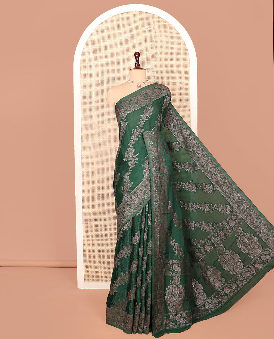 Green Fancy Crepe Saree, Majestically Detailed with Floral Creeper Jacquard, a Floral Border, an Intricately Designed Pallu, and a Matching Blouse