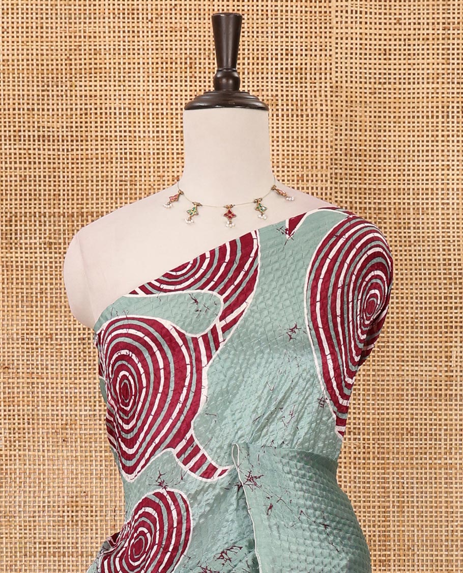 Borderless sea green abstract-geometric printed crushed litchi saree, printed pallu & running blouse