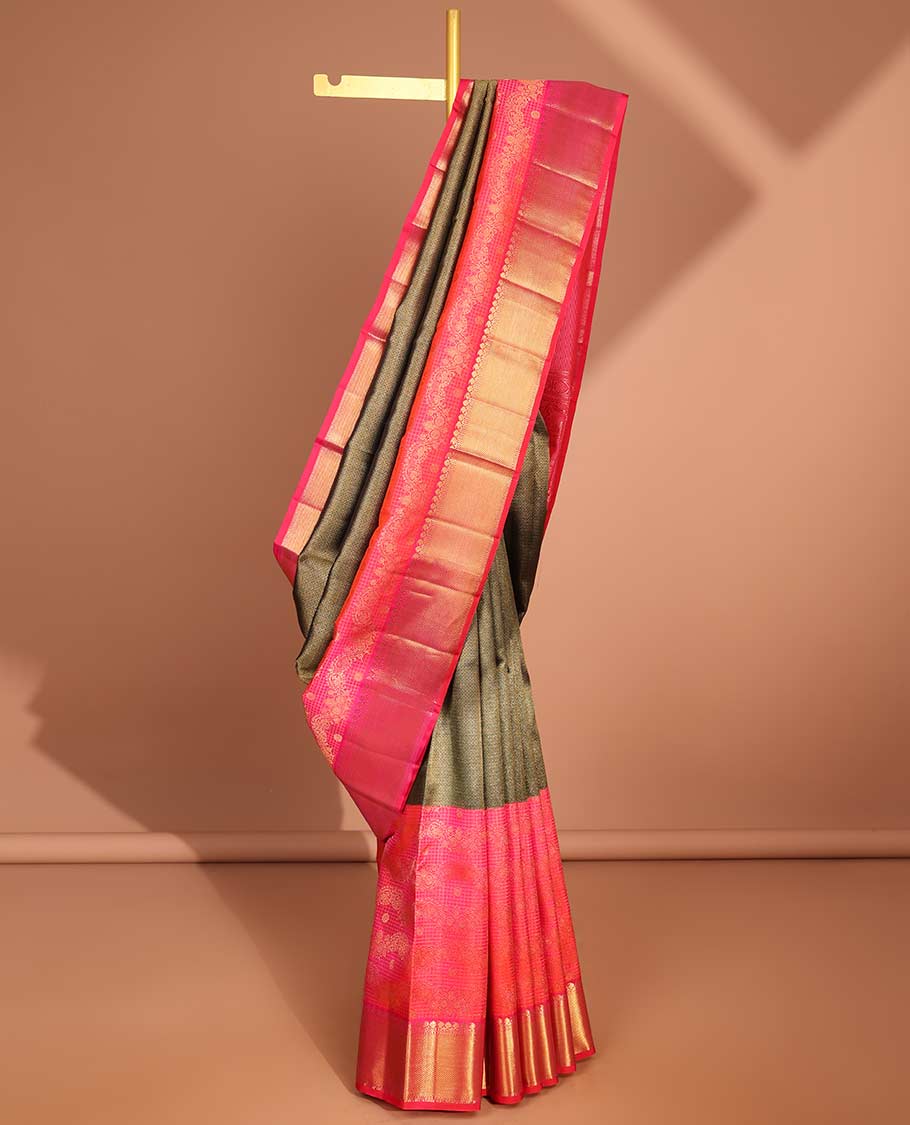 Green& red jacquard wedding silk saree with contrast border of paiselys, banaras design & traditional zari pallu