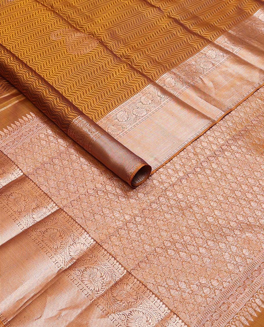 Brown wave, manga design silk saree with contrast border of rekku, paun, kodi visiry, banaras design & zari design pallu