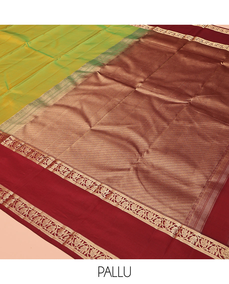 Green Plain Kanchipuram Silk Saree, Complemented by a Contrast Rettai Pettu Border of Kodi Visiry Designs, Grand Pallu, and a Contrast Blouse