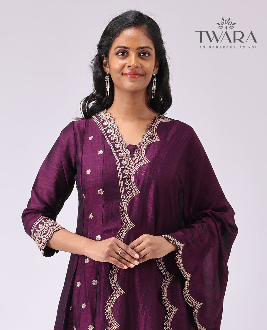 Twara violet floral embroidered v neck , 3/4 th sleeve , below knee lenght kurti with straign pants & floral scallop dupatta