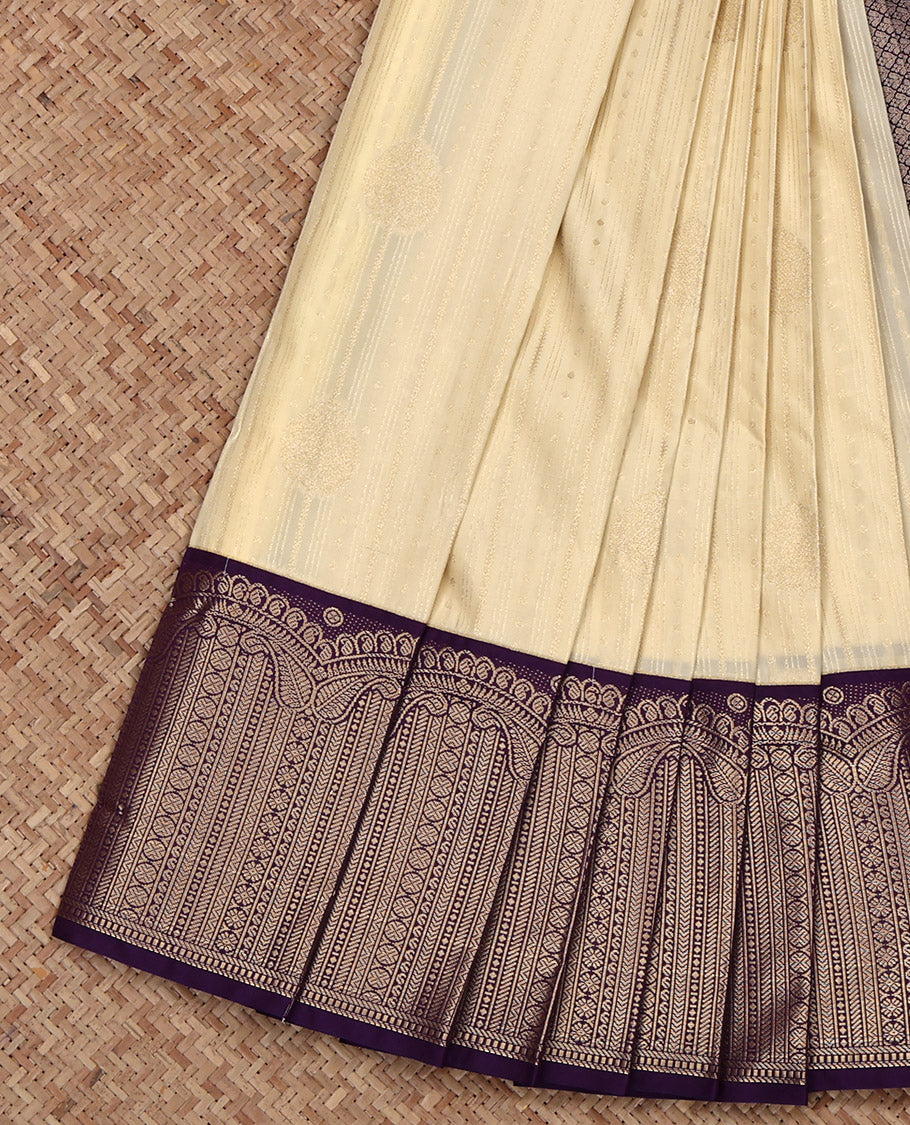Cream Budget Silk Saree, Sparsely Woven with Zari Design on Its Body, Complemented by a Contrast Geometric Zari Design Border, Pallu of Jaal Designs, and Paired with a Contrast Blouse
