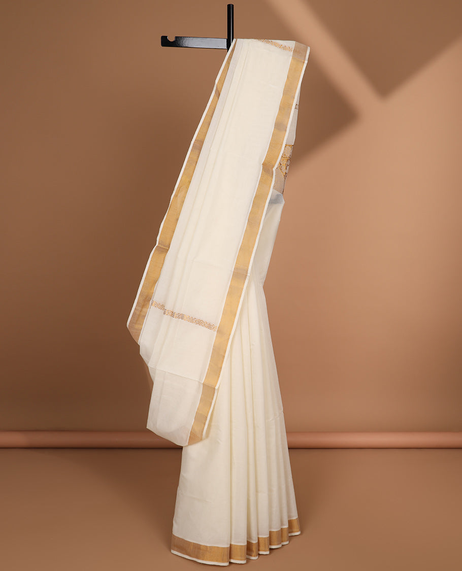 Cream plain design kerala saree, zari border & pallu of traditional zari designs