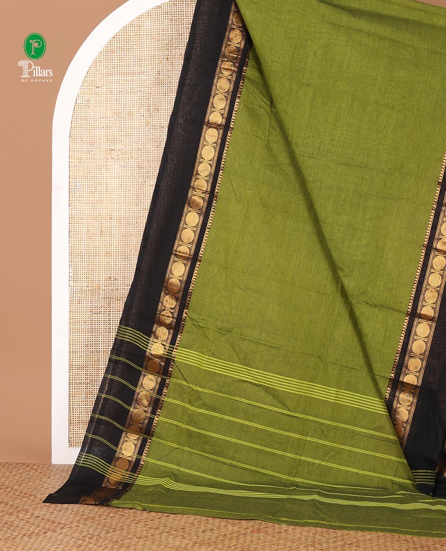 Parrot green plain Chettinad cotton saree, contrast zari traditional border of thilakam mokku & rudraksham design & striped pallu