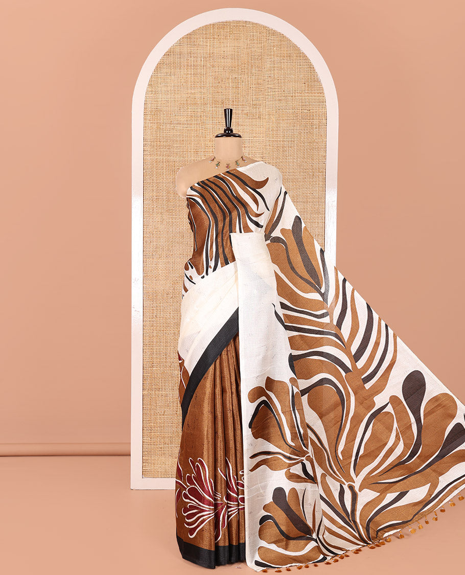 Borderless Cream and Brown Art Khadi Cotton Saree, Detailed with Batik Print-Style Vines Print on Its Body, Self-Pallu of Batik Print, and Paired with a Printed Blouse