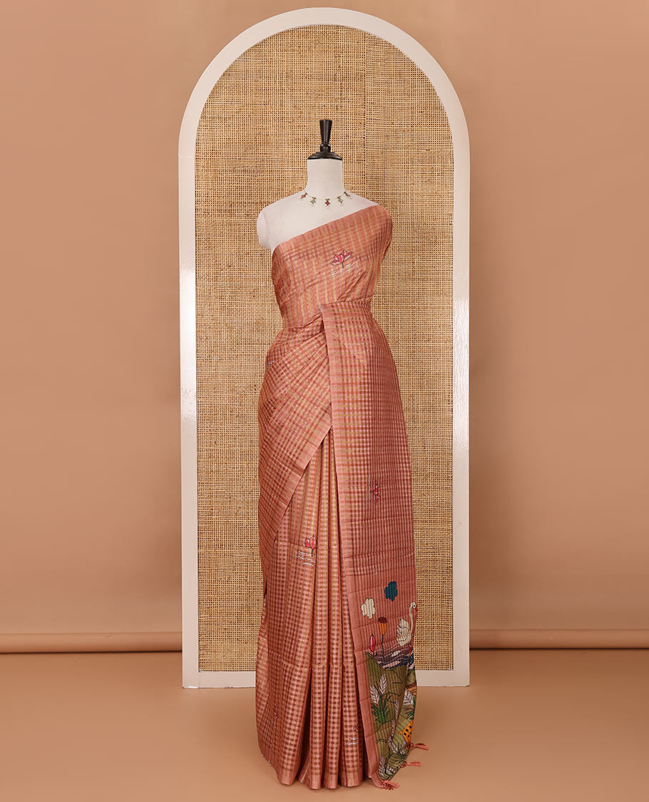 Borderless peach checked & lotus motifs kantha work-style printed fancy tussar saree, painting-style scenery printed pallu & lotus motifs printed blouse