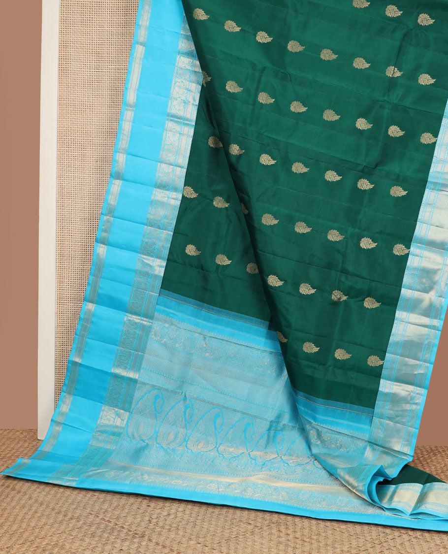 Emreld Green zari buttas silk saree, contrast retai pettu border of thilakam mokku,neli,mayil kann & kodi visiry & paisley pallu