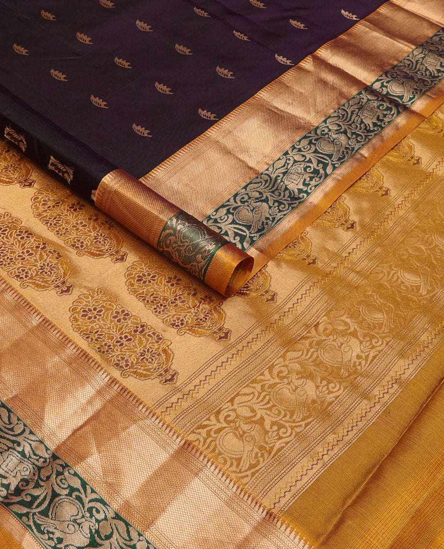 Brown buttas silksaree,contrast border of rekku,kathir,kuyil kann & yaanai & mayil & meenakari Mughal-style floral bunches pallu