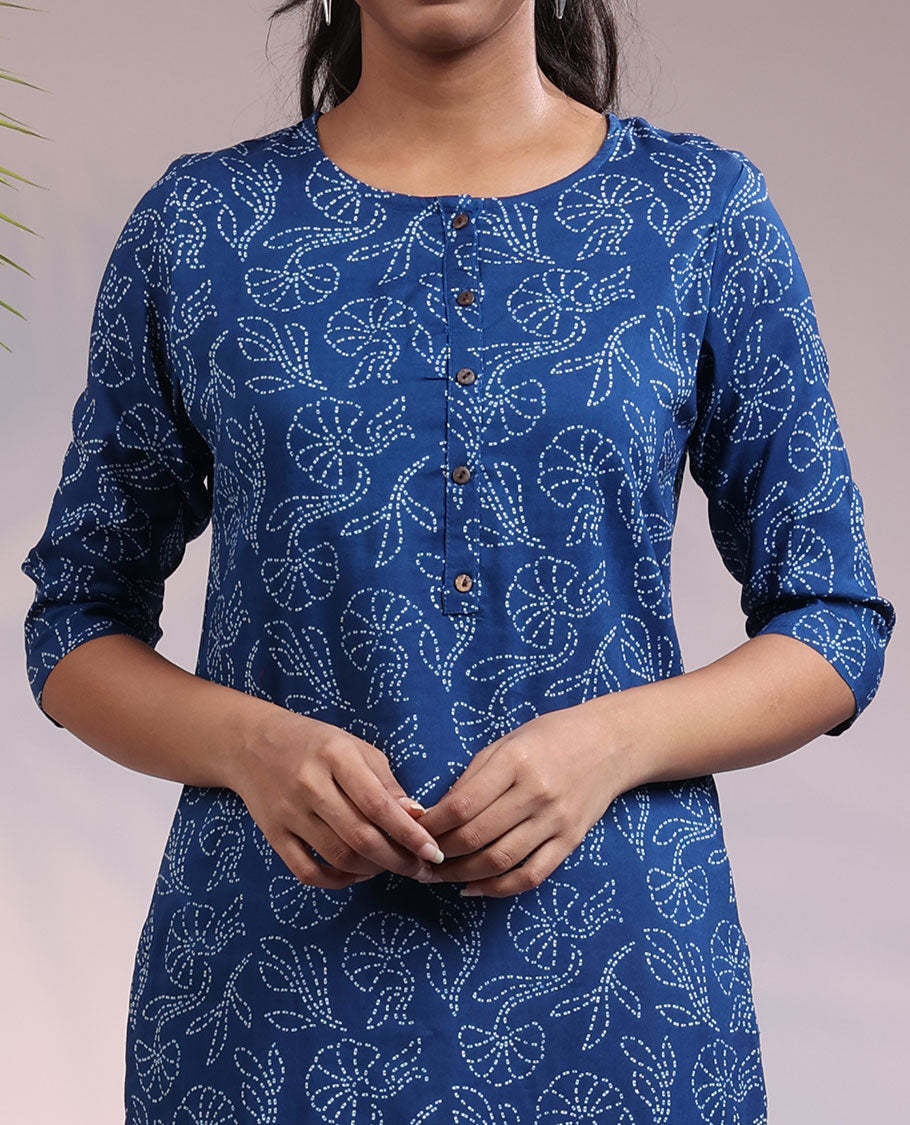 Twara blue floral print round neck & 3/4th sleeve rayon straight-cut below-knee kurti