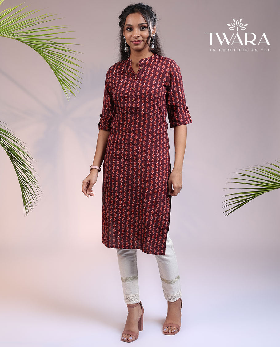 Twara maroon diamond patterns printed 3/4th sleeve & Chinese collar rayon straight-cut knee-length kurti