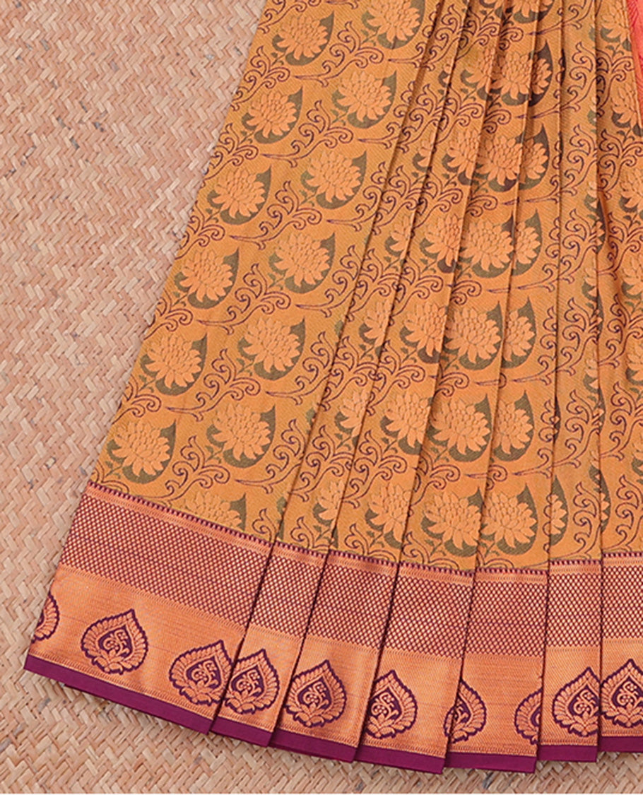 Green jacquard budget cotton saree, contrast traditional zari design border & pallu of paisleys