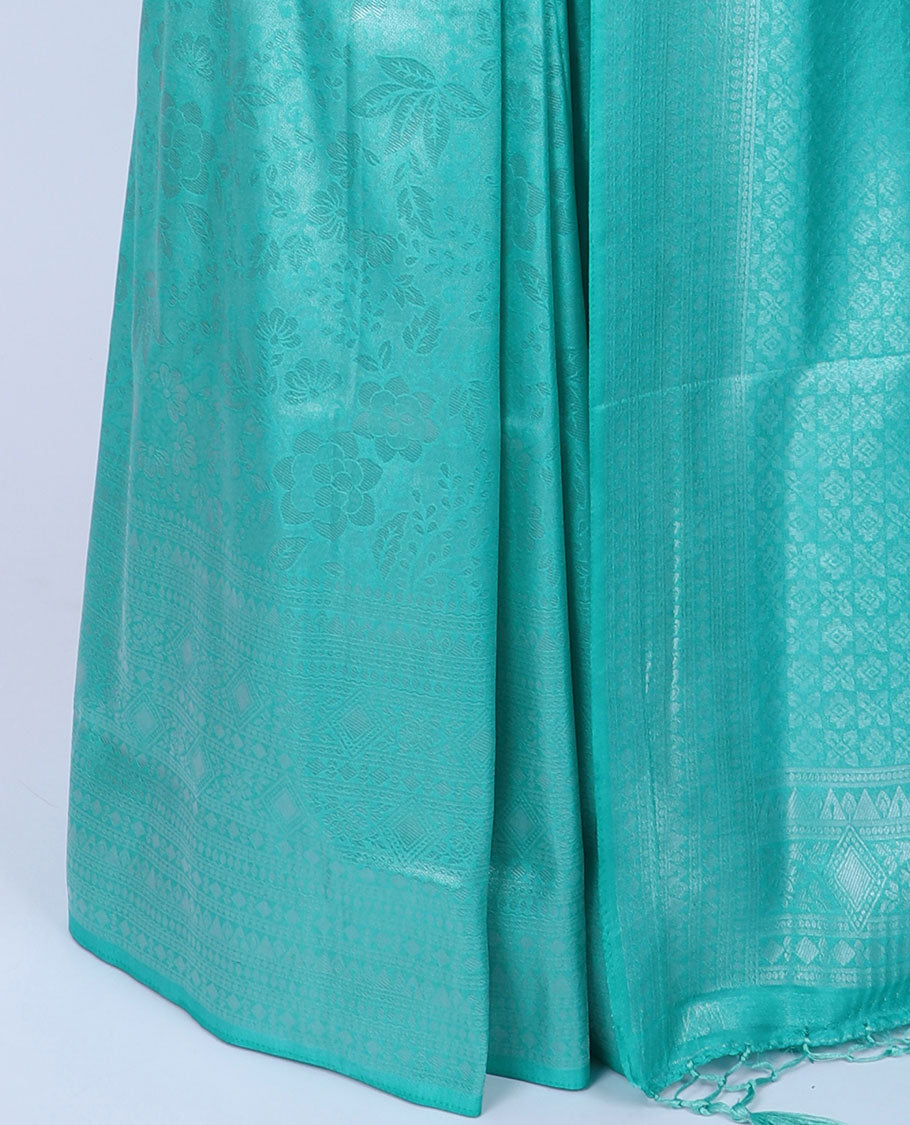 Green jacquard softy silk saree, traditional design border & pallu of intricate designs