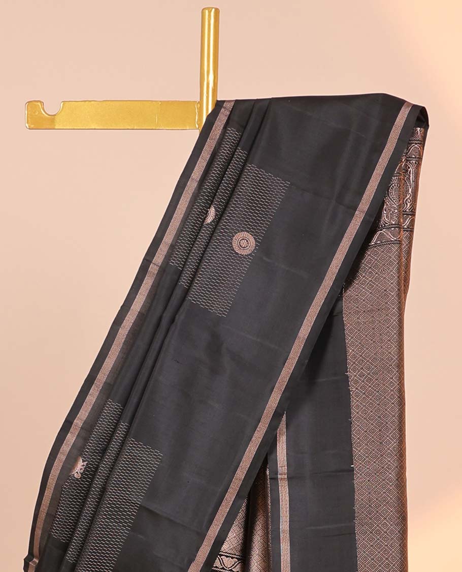 Borderless Black Kanchipuram silk saree with mayil chakram & muthu designs, self-pallu of rekku,neli kathir,mayil & jaal