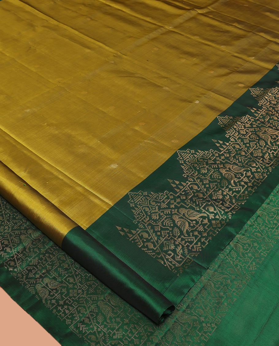 Green Mayuri Lite Silk Mix Saree, Ornamented with Zari Buttas, Complemented By Contrast Border and Pallu of Intricate Design Weave, and a Contrast Blouse