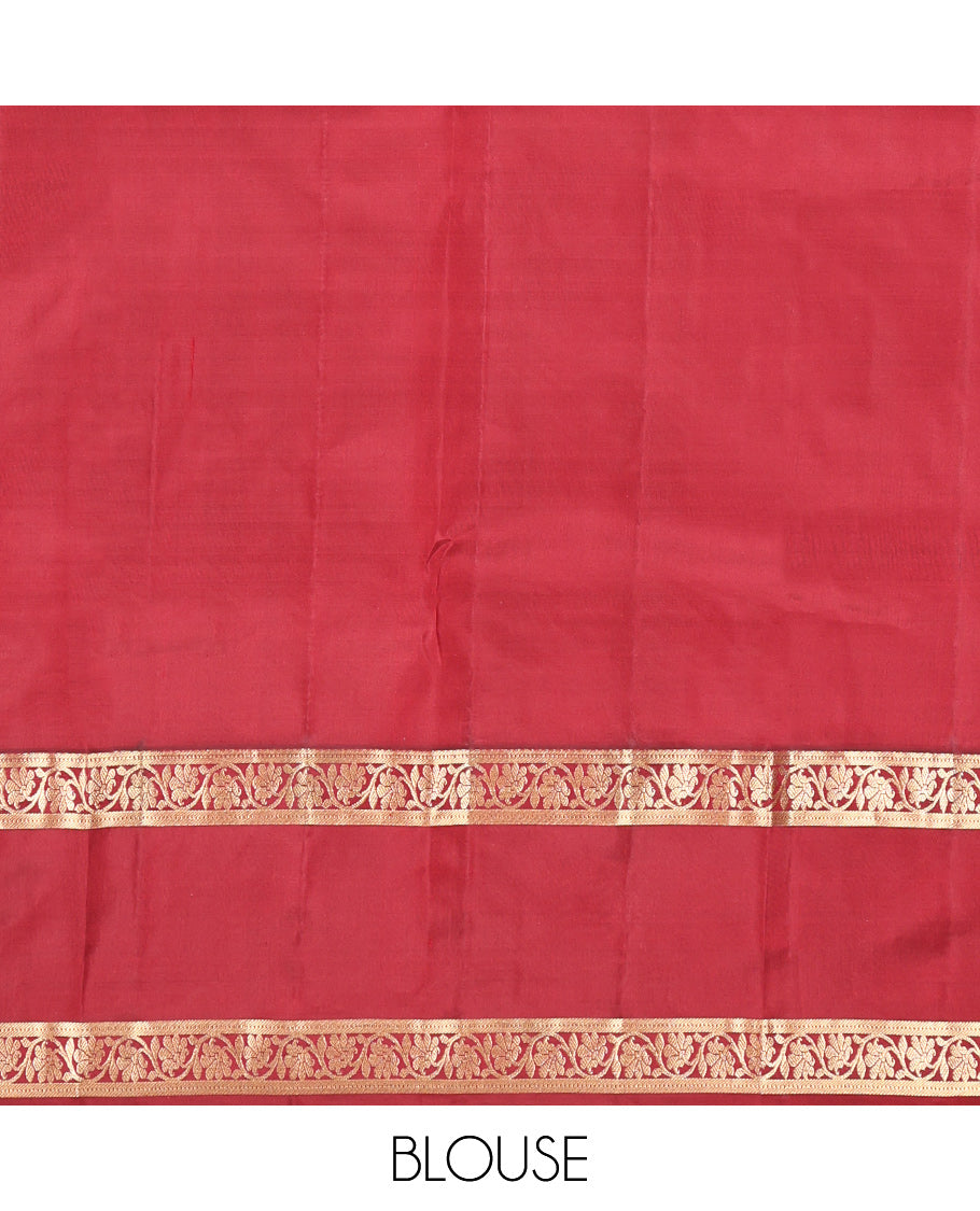 Green Plain Kanchipuram Silk Saree, Complemented by a Contrast Rettai Pettu Border of Kodi Visiry Designs, Grand Pallu, and a Contrast Blouse