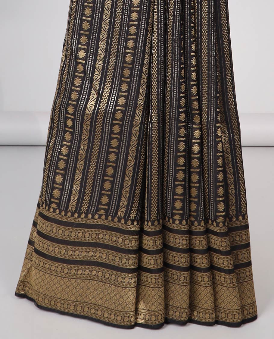 Black geometric semi-banaras dola silk saree with self zari border & argyle pattern, geometric design pallu