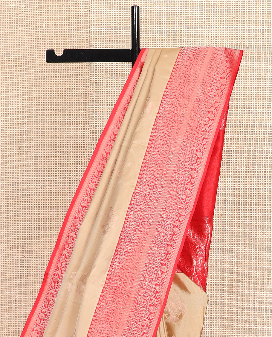 Gold iruthalai pakshi buttas woven silk saree, contrast border of thilakam mokku, neli, and kodi visiry designs, and pallu of traditional zari designs
