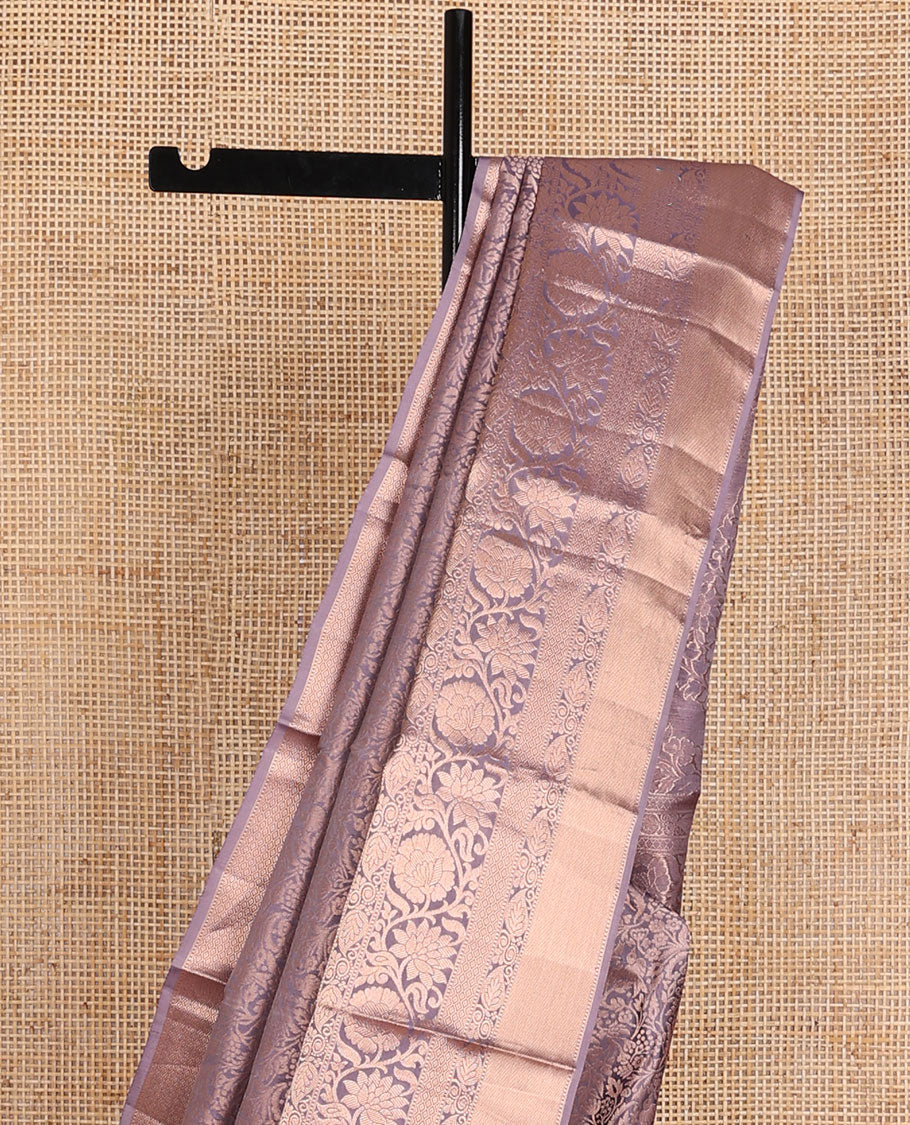 Grey floral-bird jacquard wedding silk saree, zari border of thilakam mokku, muthu, mayil kann & kodi visiry & floral design pallu